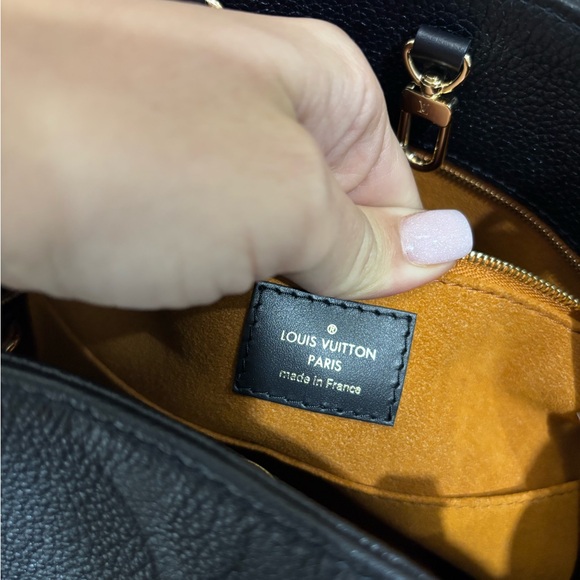 Authentic Louis Vuitton NEW ON-THE-GO MM Empreinte black tote 🔥 🎁 - Picture 13 of 15
